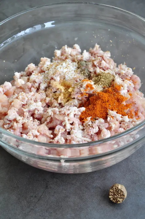 Ароматная куриная колбаса: шаг 1