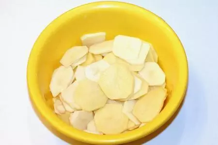 Курочка с картофельной запеканкой и укропом: шаг 1
