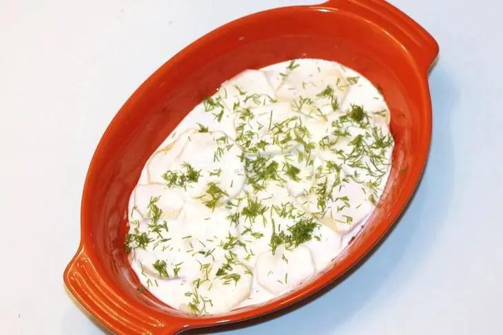 Курочка с картофельной запеканкой и укропом: шаг 4