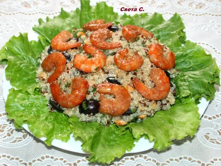 Салат из киноа с виноградом, арахисом и жареными креветками: шаг 7