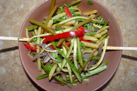 Азиатский салат с овощами и утиными желудками: шаг 7