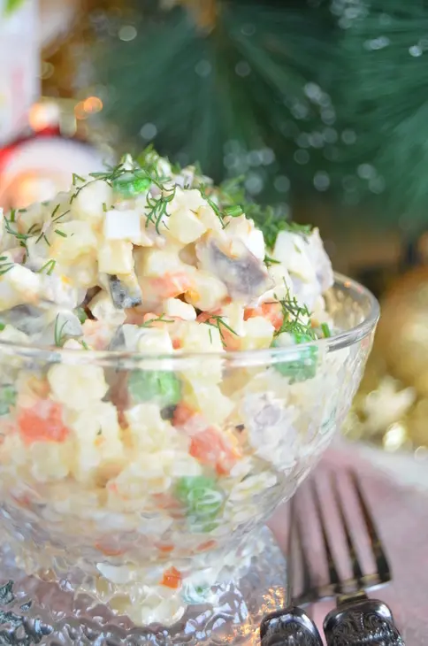 Оливье с куриными пупочками: шаг 7