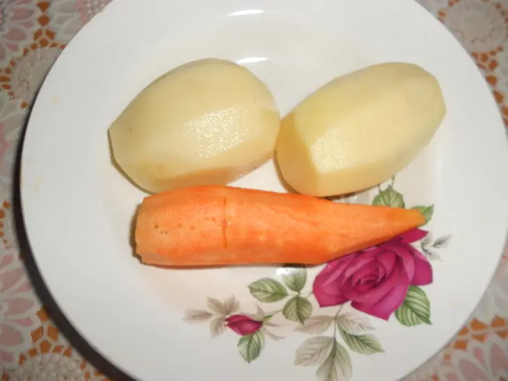 Суп с гречкой и шампиньонами: шаг 1