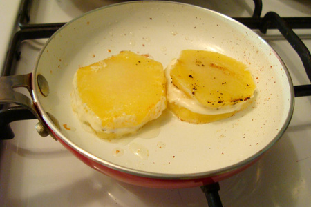 Идеальный гарнир для нежного филе курочки-картофельные "сэндвичи": шаг 8