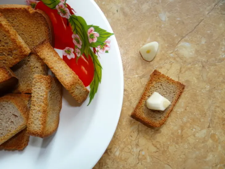 Закусочные тосты с овощами и сардиной: шаг 4