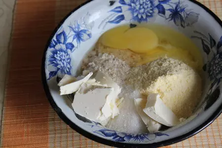 Кукурузные корзиночки с конфитюром и опаленной меренгой: шаг 1