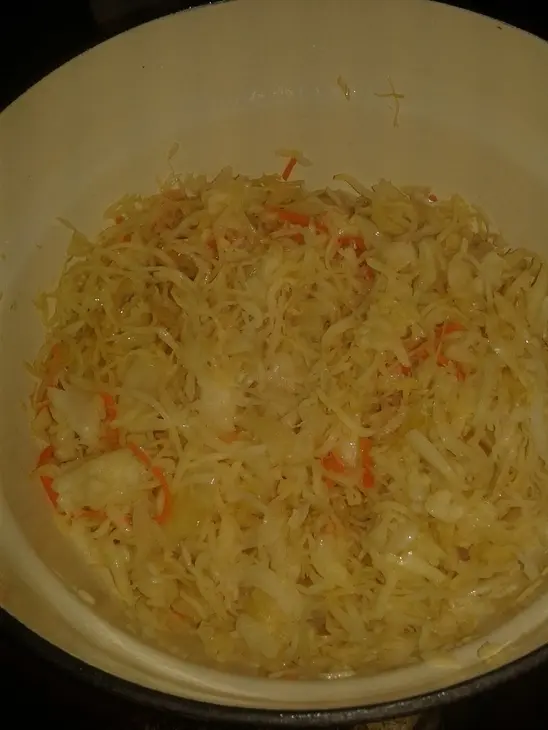 Щи из квашеной капусты: шаг 3