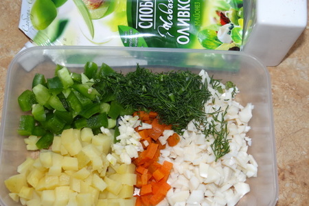 Салат нежный "снежный" с овощами и печенью трески: шаг 1