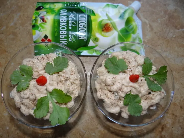 Салат нежный "снежный" с овощами и печенью трески: шаг 4