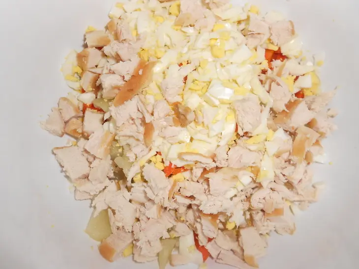Оливье с курицей: шаг 7