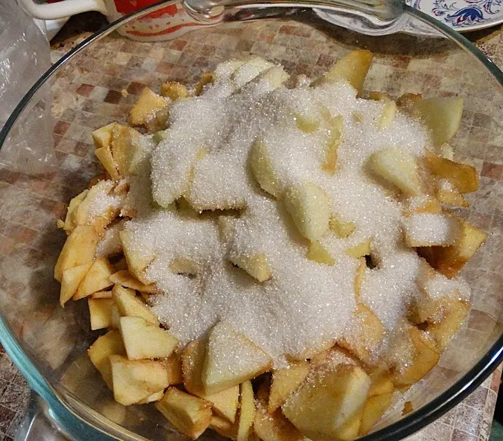 Яблочный пирог из крупчатки.: шаг 3