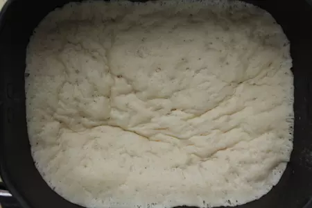Фокачча с помидорами и розмарином. тесто в хб: шаг 3