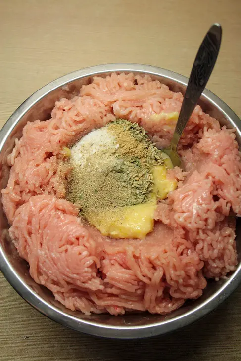 Куриные колбаски для гриля с вареным лимоном и фенхелем: шаг 1