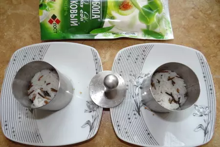 Порционный мясной салат-закуска на хлебце: шаг 2