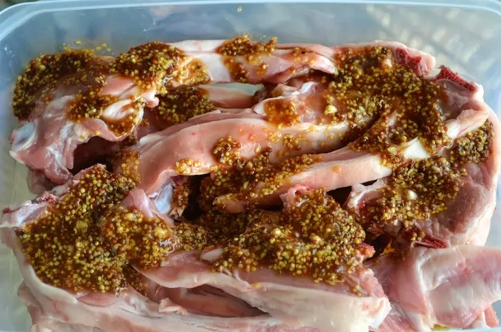 Бараньи ребрышки с белорусским морковным салатом: шаг 2