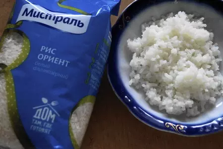 Пирог с тефтелями из риса и мяса: шаг 3