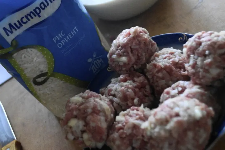 Пирог с тефтелями из риса и мяса: шаг 5