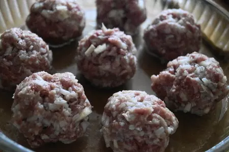 Пирог с тефтелями из риса и мяса: шаг 6