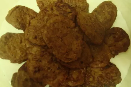 Печеночные оладьи с брусничным соусом: шаг 1