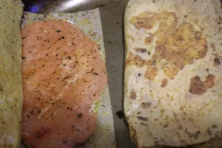 Нежная курочка с чесноком и травами с рисом или ужин для маленькой привереды.: шаг 4
