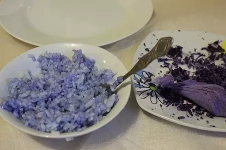 Нежная курочка с чесноком и травами с рисом или ужин для маленькой привереды.: шаг 6
