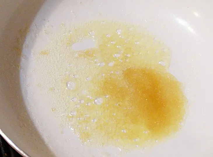 Салат с грушей и голубым сыром: шаг 2