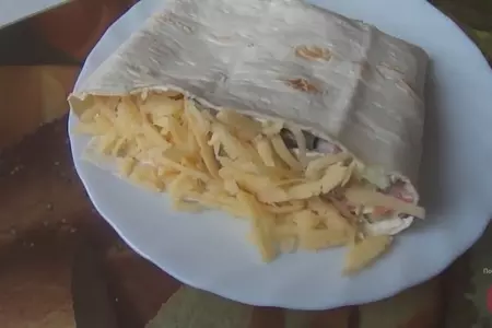 Лаваш с грибами и сыром: шаг 4