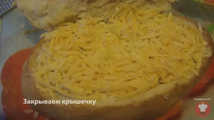 Салат в хлебе "тайник": шаг 5