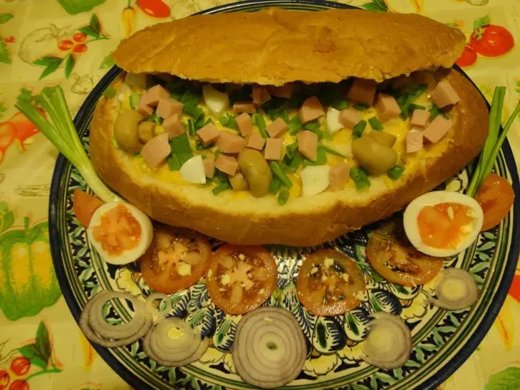 Салат в хлебе "тайник": шаг 7