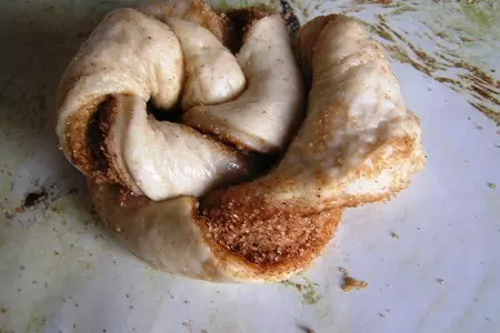Сдобные коричные булочки: шаг 7