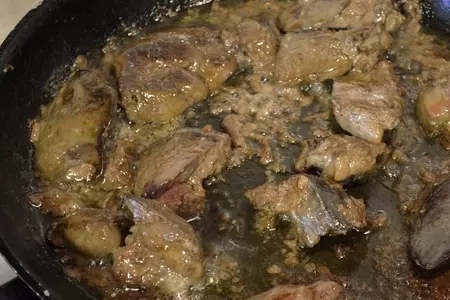 Теплый салат из гусиной печени, манго и кешью: шаг 5