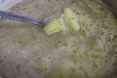 Куриный суп с  рисом, грибами и сыром: шаг 5