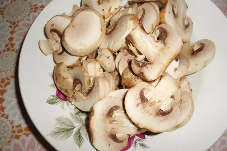 Нежная курочка с чесноком и травами и шампиньонами в сливках: шаг 1