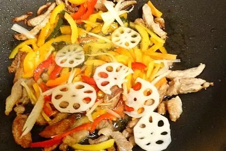 Тайский салат с фунчозой и свининой: шаг 6
