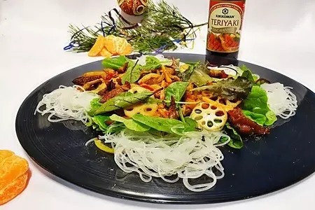 Тайский салат с фунчозой и свининой: шаг 9