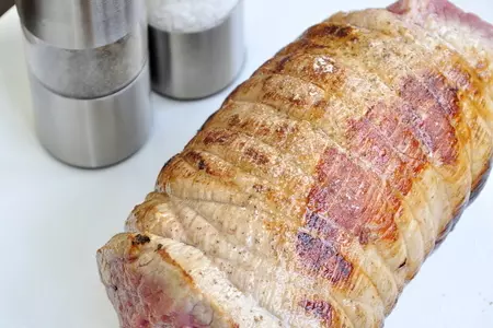Запеченное мясо с брынзой и вялеными томатами: шаг 4