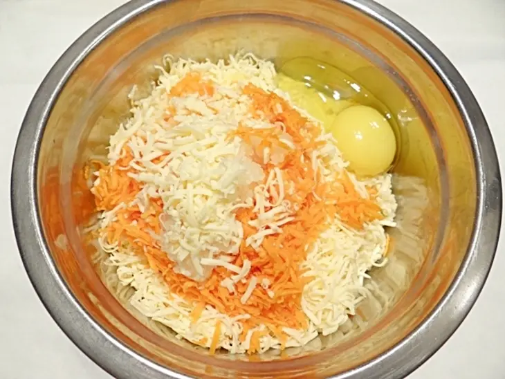Пшенные биточки с сыром и морковью: шаг 2