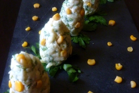 Сырный салат с кукурузой: шаг 4