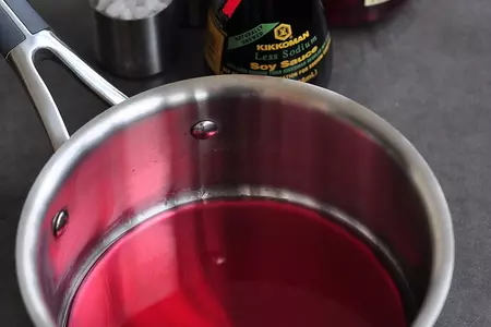 Салат из утки с манго и ягодным соусом: шаг 2