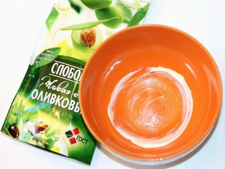 Селедочка под морковной шубкой: шаг 4