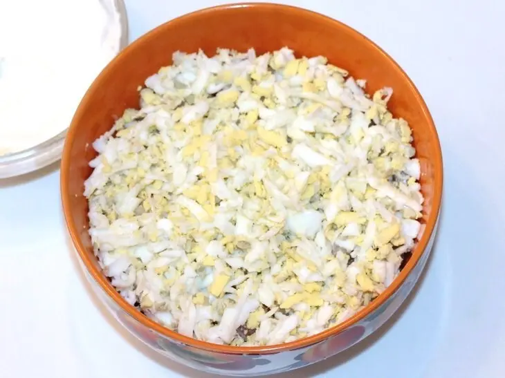 Селедочка под морковной шубкой: шаг 7
