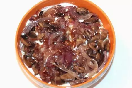 Селедочка под морковной шубкой: шаг 8