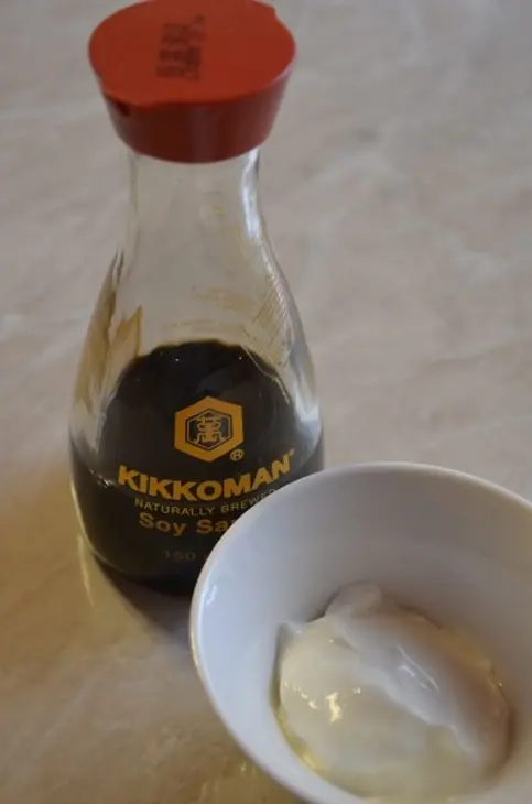 Салат  с авокадо, копченостями и кедровыми орешками: шаг 3