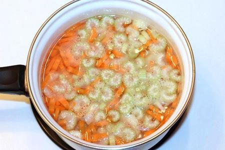 Салат с сельдереем и морковью по-китайски: шаг 2