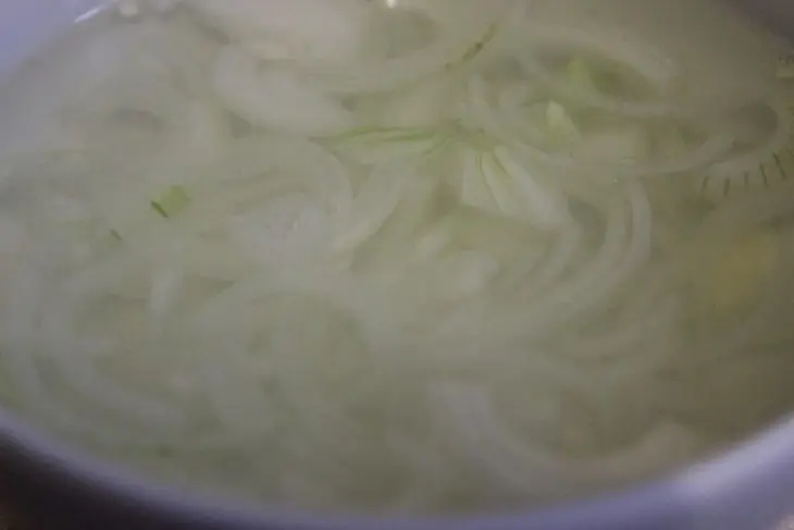 Салат с кальмарами: шаг 3