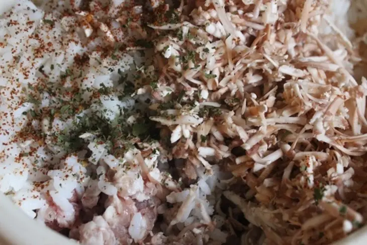 Голубцы с мясом, рисом и грибами: шаг 5