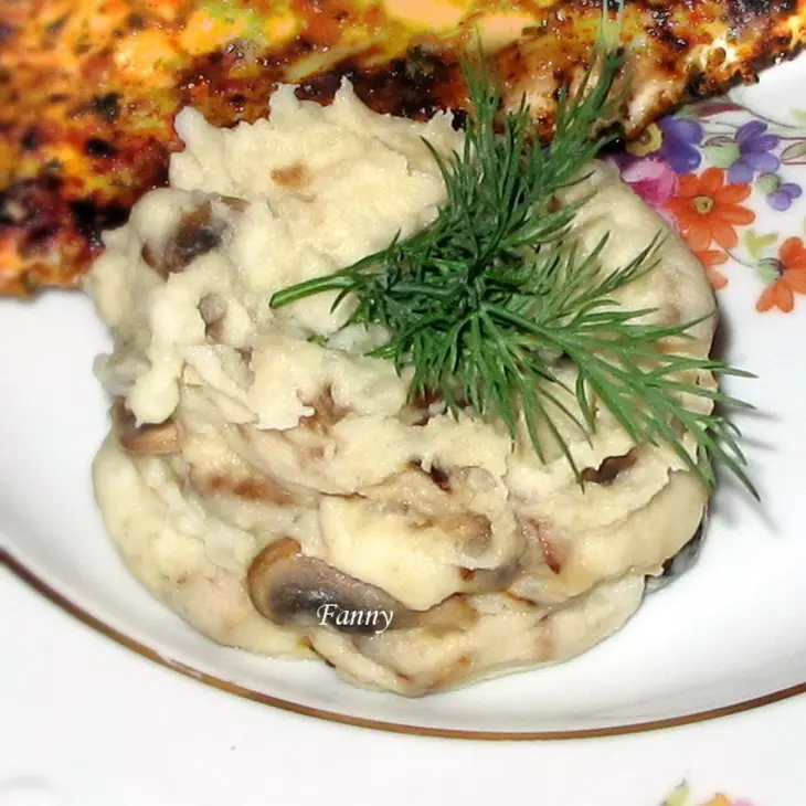Картофельное пюре с грибами для нежной курочки по-итальянски: шаг 9