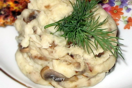 Картофельное пюре с грибами для нежной курочки по-итальянски: шаг 9