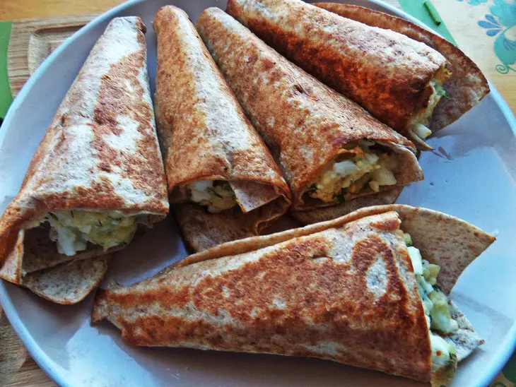 Сырный салат в кулёчках: шаг 8