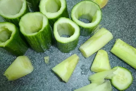 Салат мясной "новогодние игрушки, свечи и хлопушки....": шаг 4